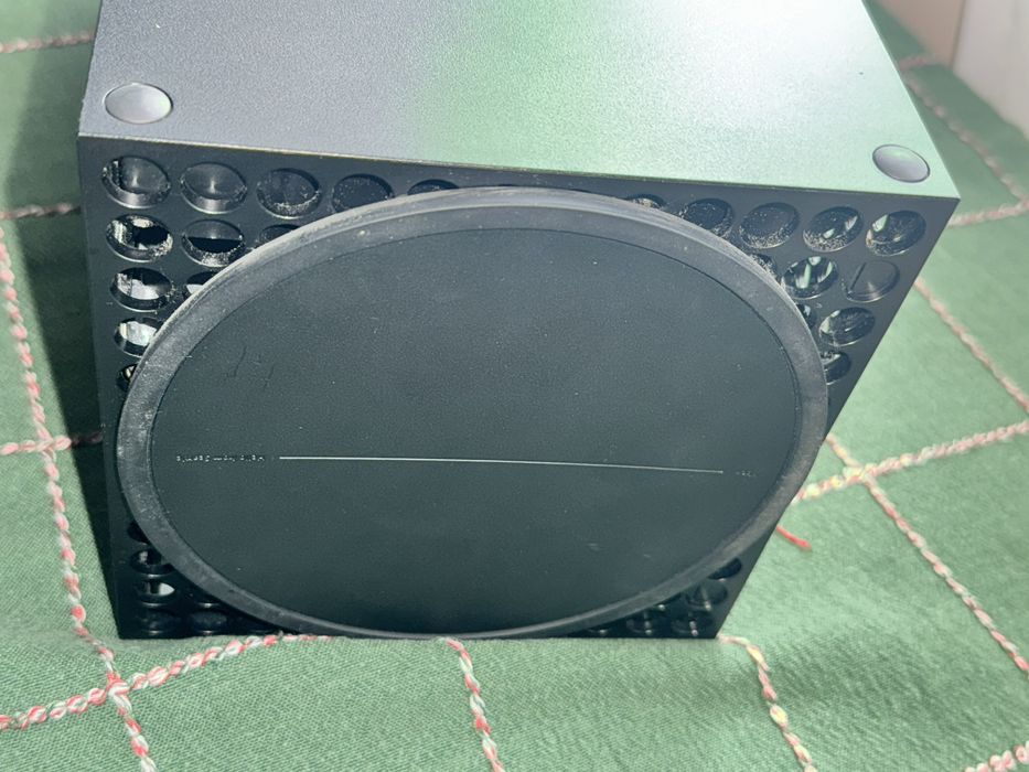 Se vinde xbox x 1 tb conditie impecabila