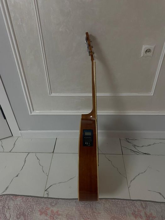 Электро-акустический гитара