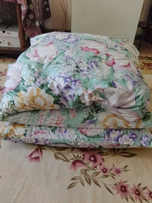 Продам подушки(перьевые)