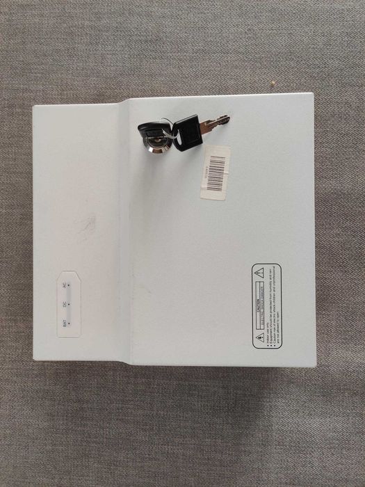 Sursa de alimentare 5A cu back up pentru sisteme de interfon de bloc