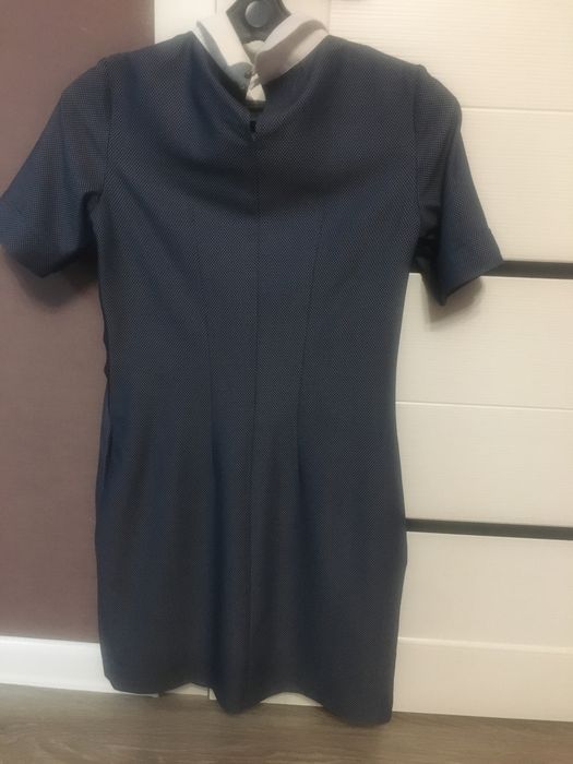 Платье с воротником