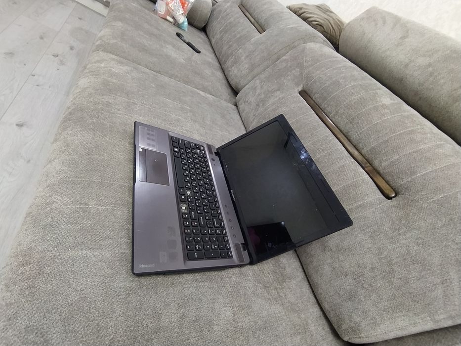 Ноутбук Lenovo   .