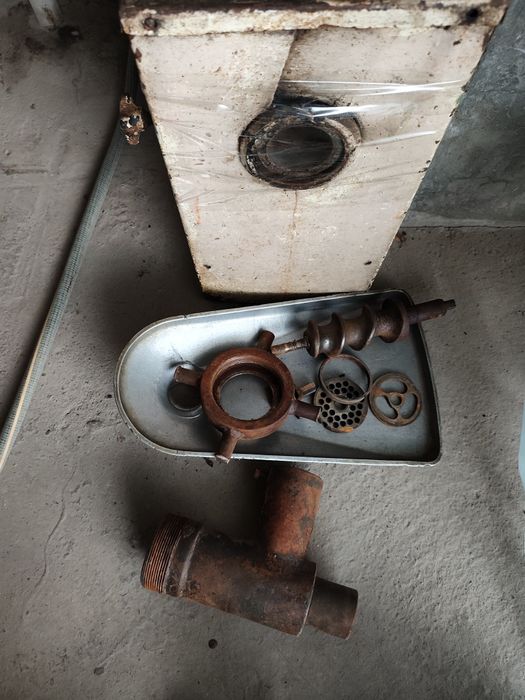 Б/У Мясорубка сотилади 3-фазали ишлатса булади