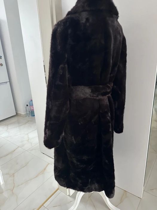 Zara Haina Palton blana nurca maro