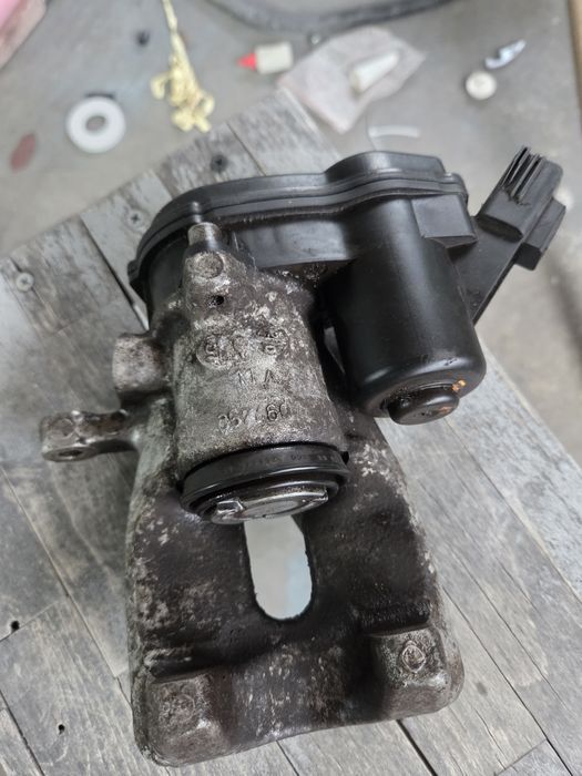 Etrier spate renault 440008660R