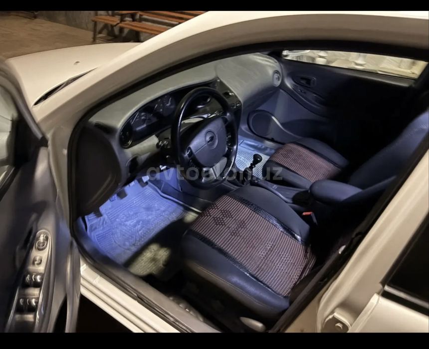 Leganza 2002 yil яхши холатда