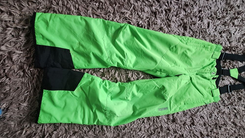 Vând costum schi băieți