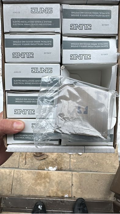 Продам розетки JUNG GIRA