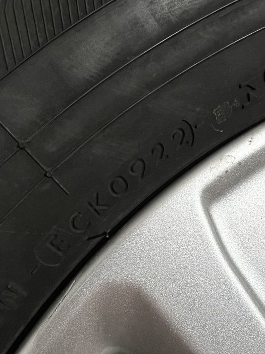 Комплект резины дисками 285/65/17.