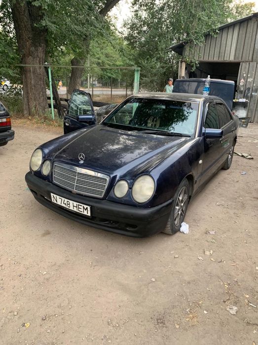 Бампер на мерседес 190 амг