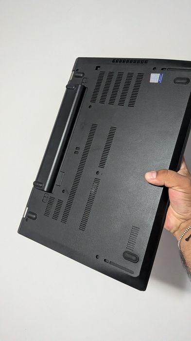 Thinkpad T580 i7 8650u 8gb RAM ssd nvme 256
