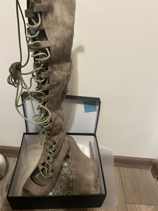 Ботуши на ток  с връзки летни Daisy