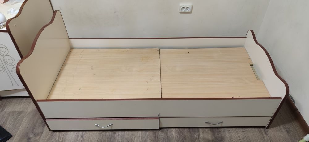 Mebel yosh bollarniki