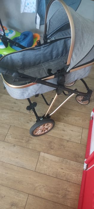 Бебешка количка Moni