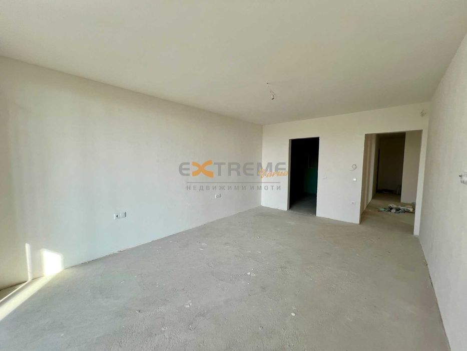 Продава се Четиристаен апартамент в Варна, м-т Св. Никола - 263 кв.м за 2013 €/кв.м - Снимка #10