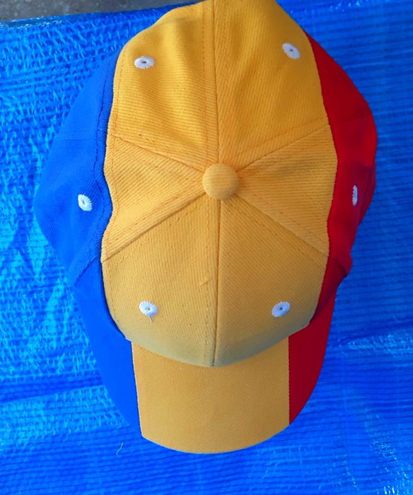 Sapca tricolor unisex bumbac 100% si drapelul ROMÂNIEI Noi - 60 Lei