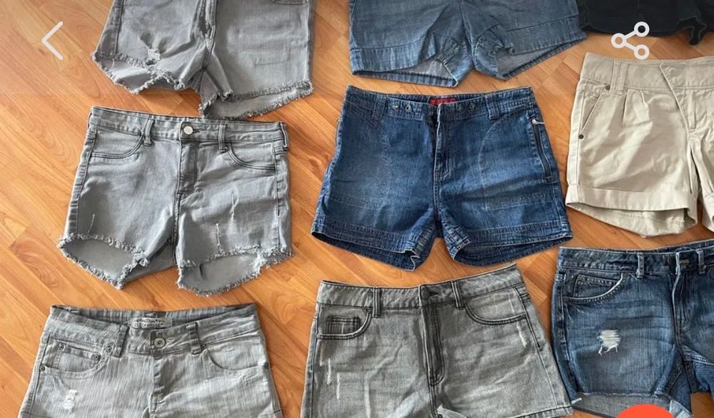 Vand 20 perechi blugi scurti 36-38