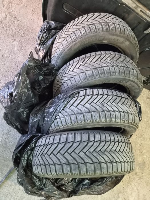 Продавам 4 броя зимни гуми Michelin Alpine 6