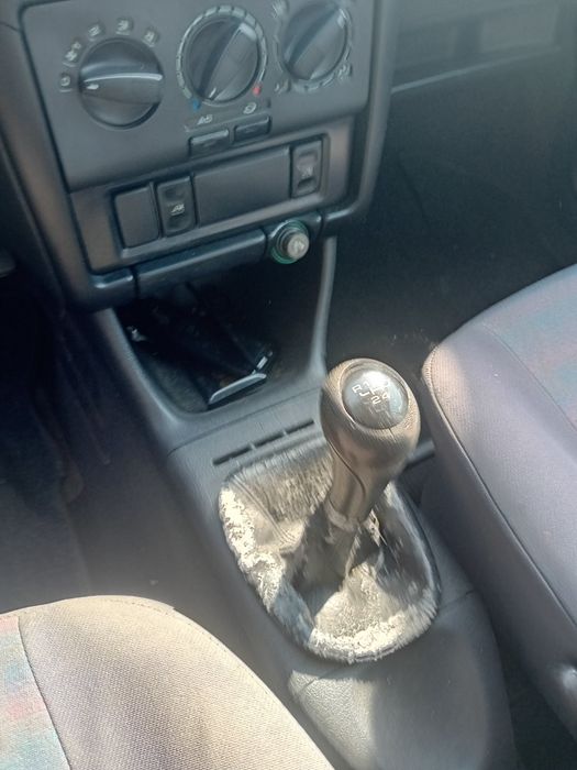 Volkswagen Polo 1.4 бензин 1998 година 75 к.с на части