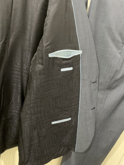 Costum Pierre Cardin