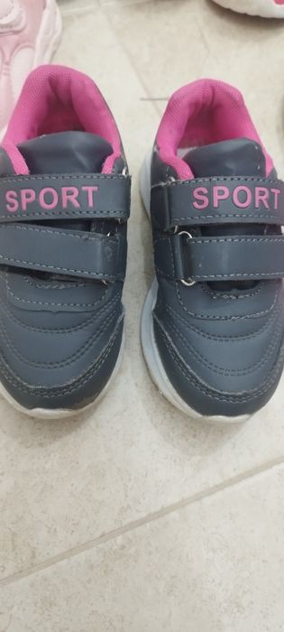 Детски обувки различни модели и номера