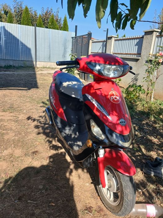 Vând scuter 50cc