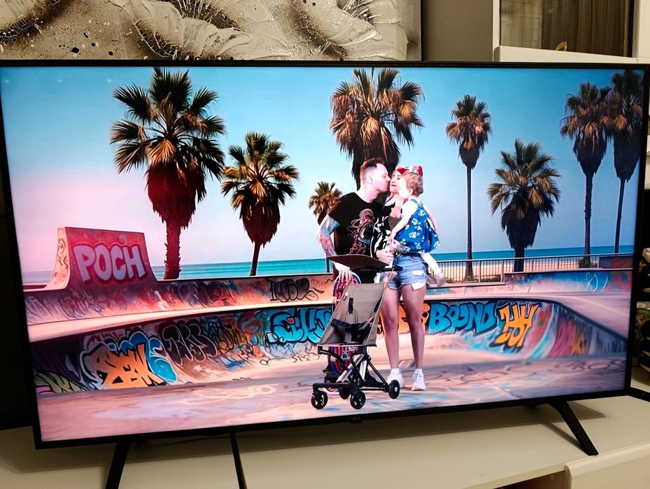 НОВ  смарт телевизор LG 55 инча.