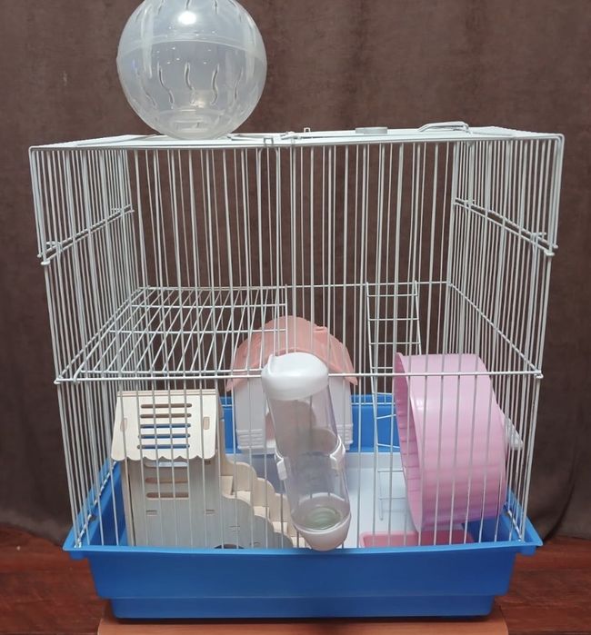 Продам 2 клетки для хомяка + подарок