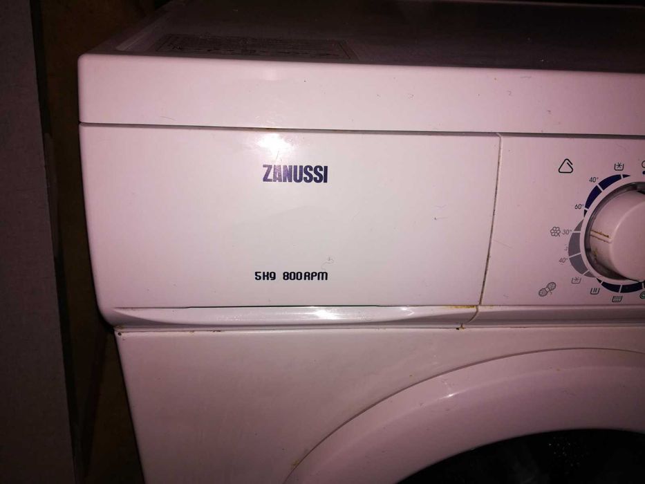 Пералня Зануси инвертор работеща запазена