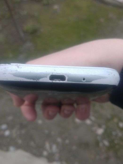 Galaxy j1 mini ýaxshi telefon zashitniy qoshib beramiz.