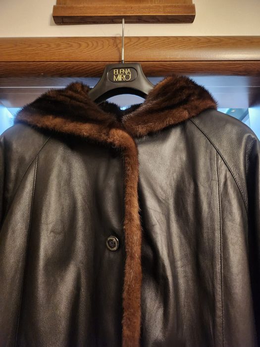 Haina de piele imblanita cu glugă