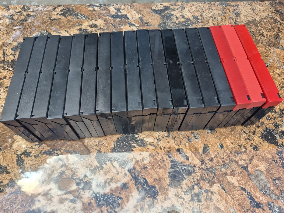 Vând Lot 18 casete video VHS originale colectie de filme diferite genuri pentru  reinregistrare