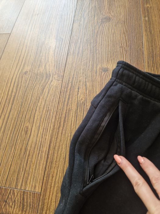 Страхотно мъжко спортно долнище ADIDAS размер M