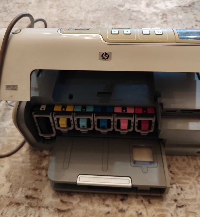 Продам цветной принтер HP