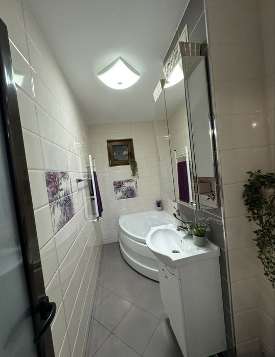 De închiriat apartament cu 2 camere