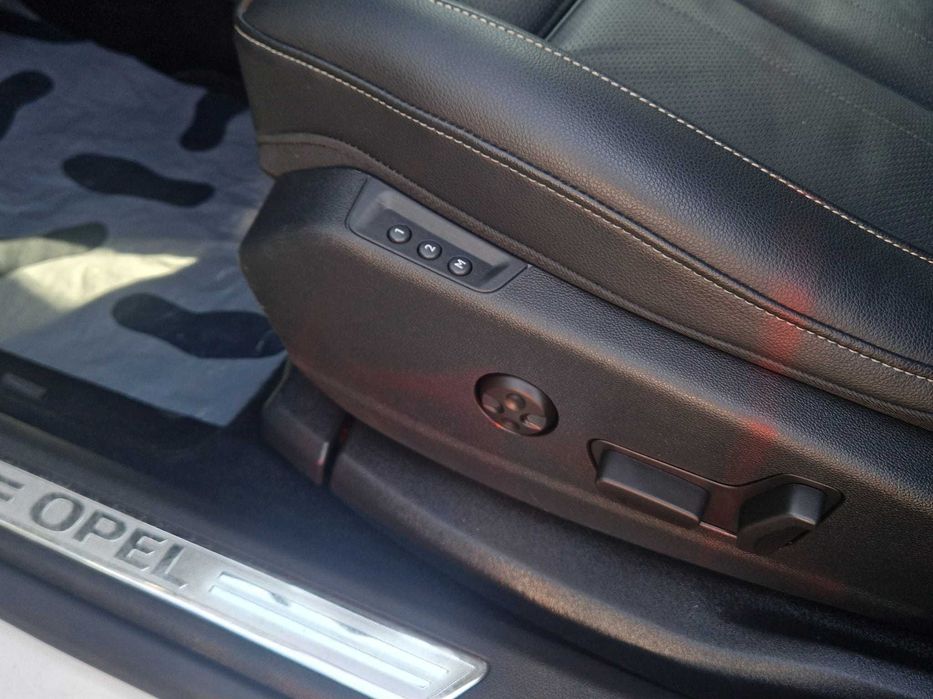 Opel Grandland X 2.0 Turbo D 177 CP 2018 Automat/Ultimate/Ventilatie/Led/Piele/Navigatie/Touch/Carplay/Camera/Carlig remorcare/Jante 19/Inmatriculat/