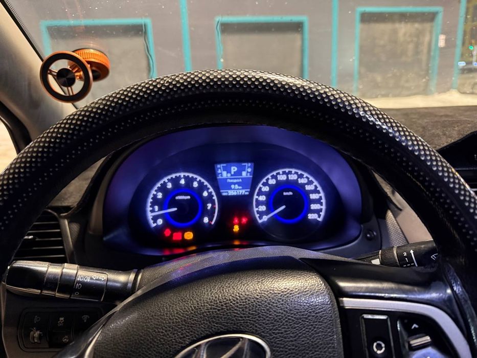 Продам хюндай акцент 2013 года