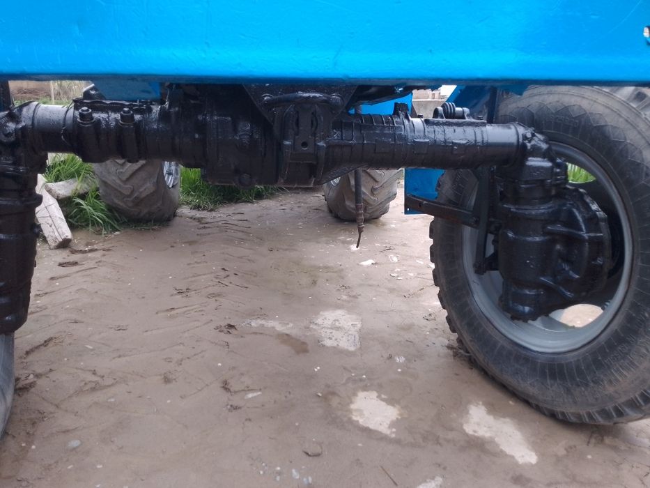 Tiraktr sotiladi MTZ 80