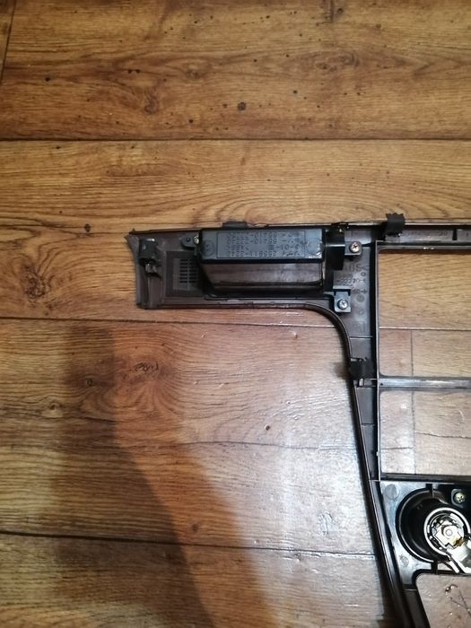 Консоль борода от Toyota Mark II 100 кузов