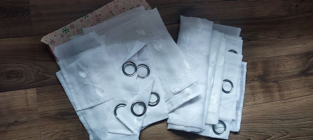 Perdele cu inele alb strălucitor, inserții frunze, doua bucăți