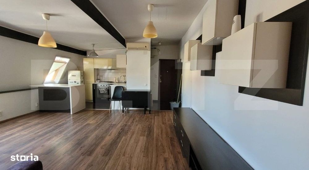 Apartament cu 2 camere, semidecomandat, etaj 3/3,  cu parcare, zona Mu
