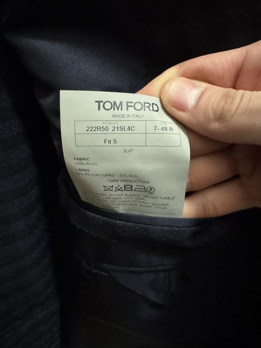 Продам костюм Tom Ford
