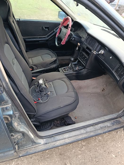 Продава се на Части Volkswagen Audi 80