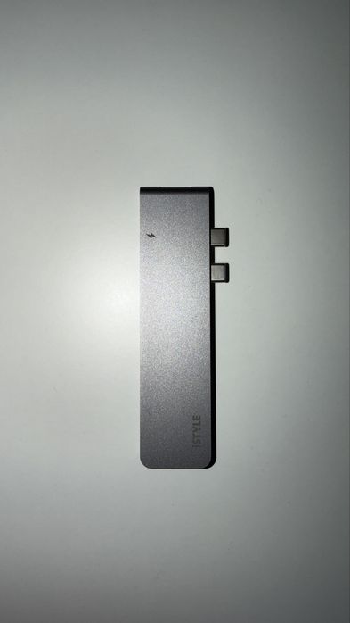 Адаптер за MacBook