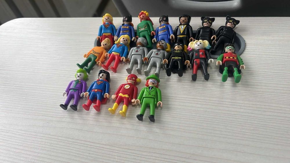 Kinder Dc фигурки