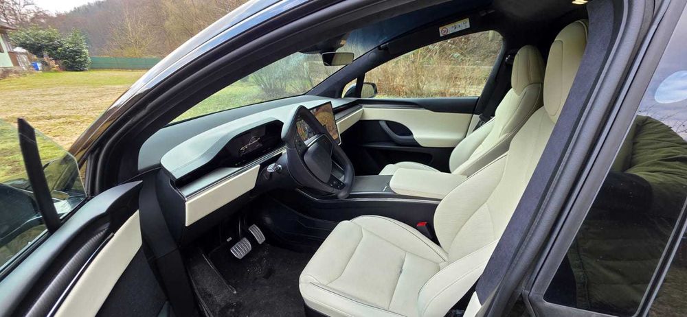 Tesla Model X Plaid