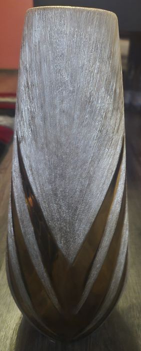 Красива и стилна ваза за декорация!