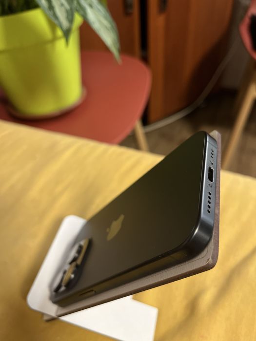 Iphone 15 pro без ремонта акум 91%