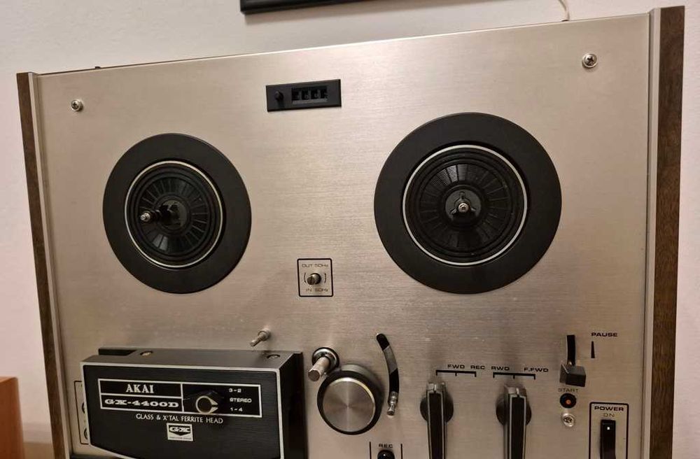 Vand magnetofon AKAI GX 4400D in stare foarte foarte buna !