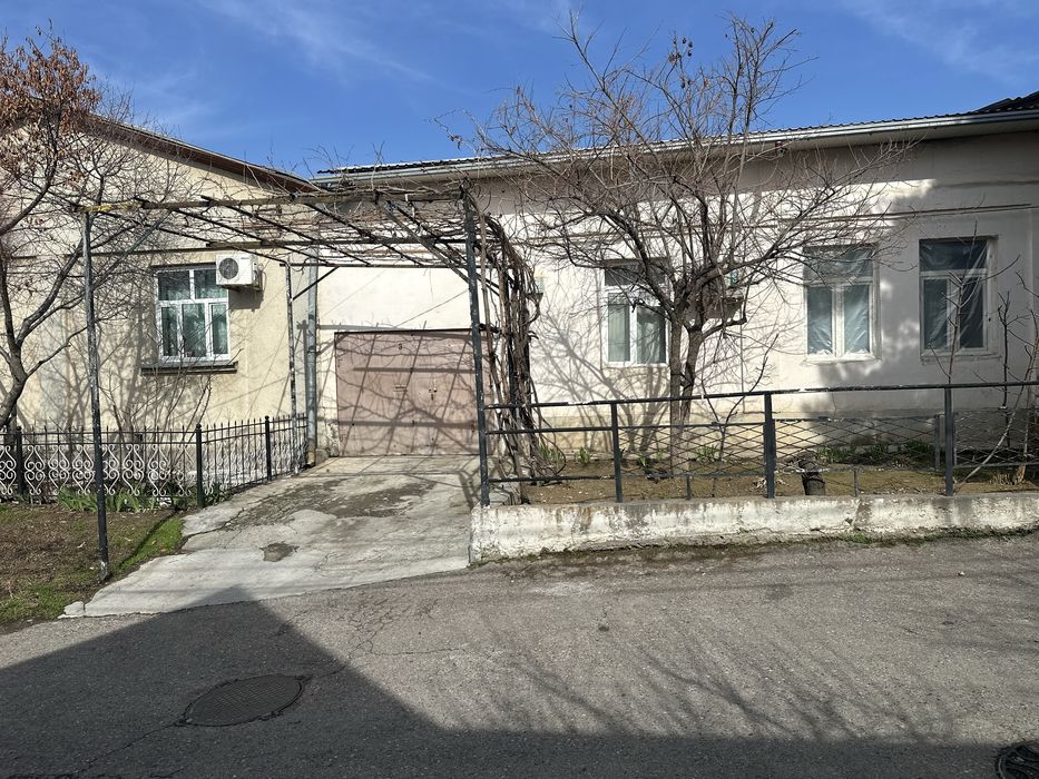 Бодомзорда Элит махалладан уй сотилади.